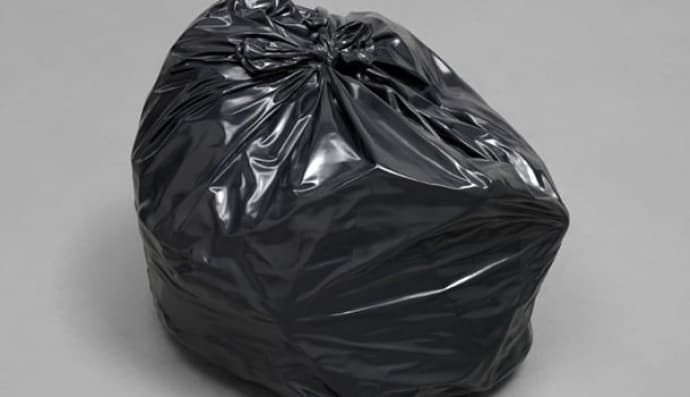 Пакет с мусором