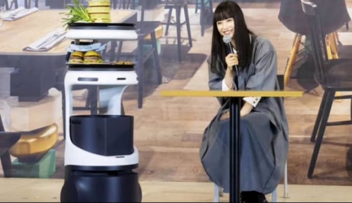 Робот-офіціант