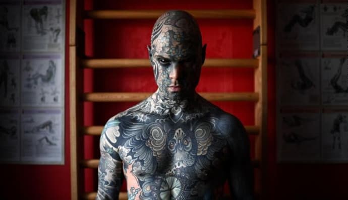 Татуйована людина