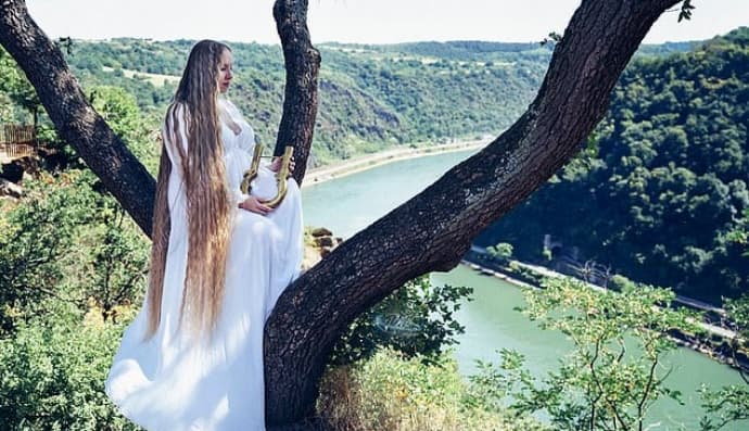 Довге волосся