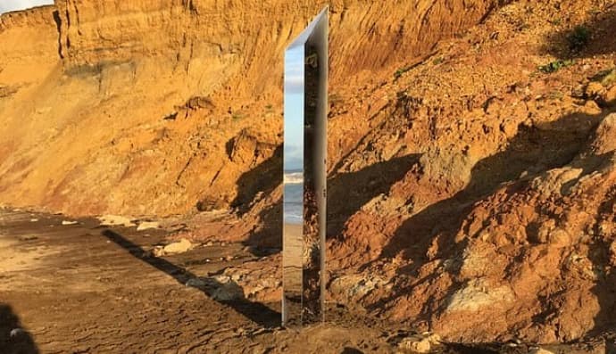 Монолит в Британии