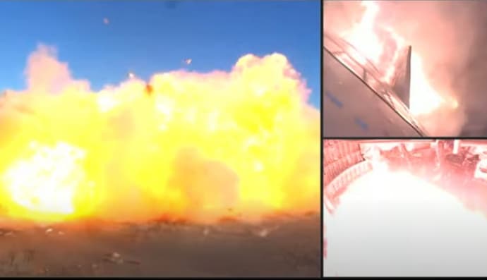 Момент взрыва корабля Starship