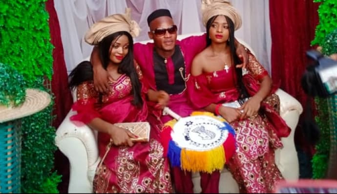 Сестри-близнючки