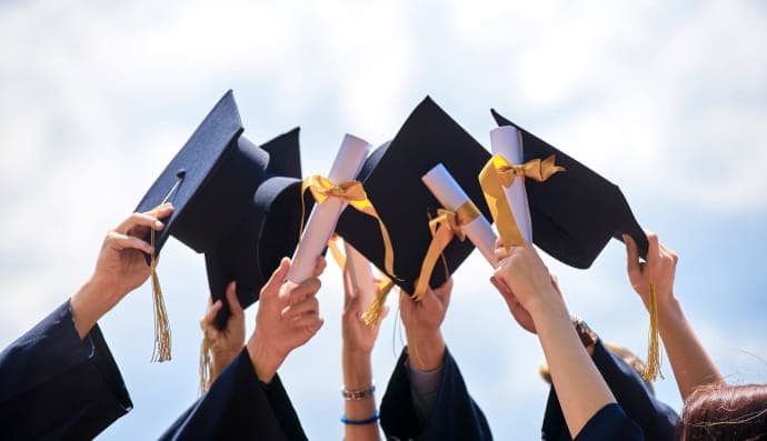 Випускники