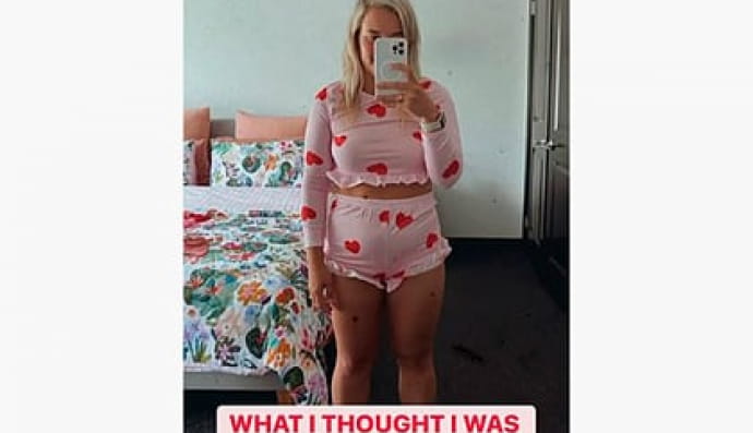 Девушка в пижаме