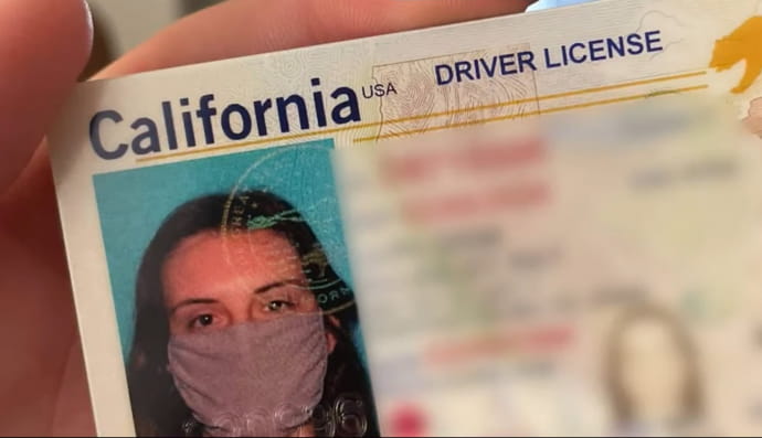 Посвідчення водія з фото у захисній масці 