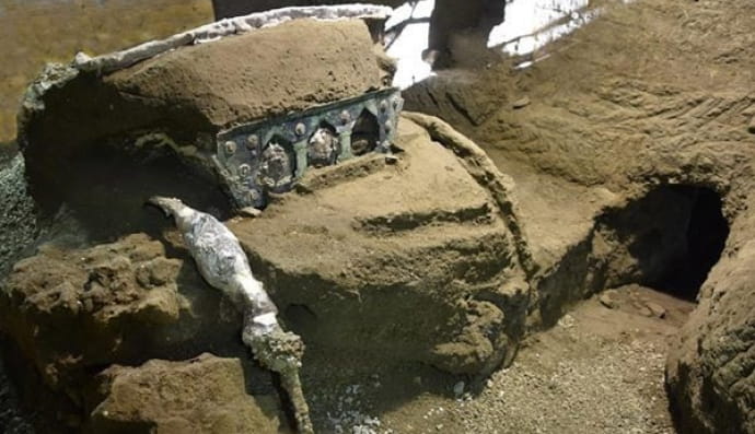 Раскопки церемониальной колесницы