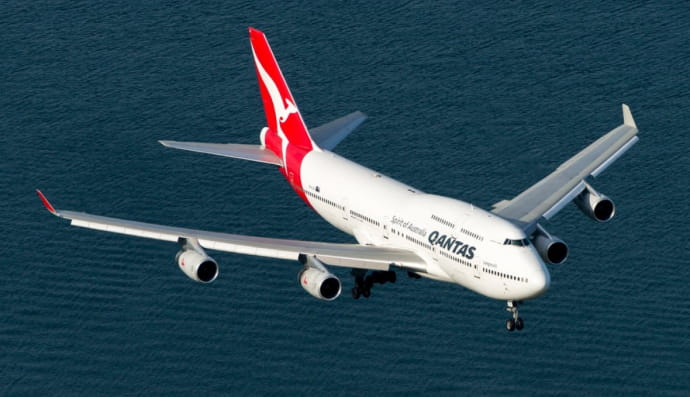 Самолет Qantas 