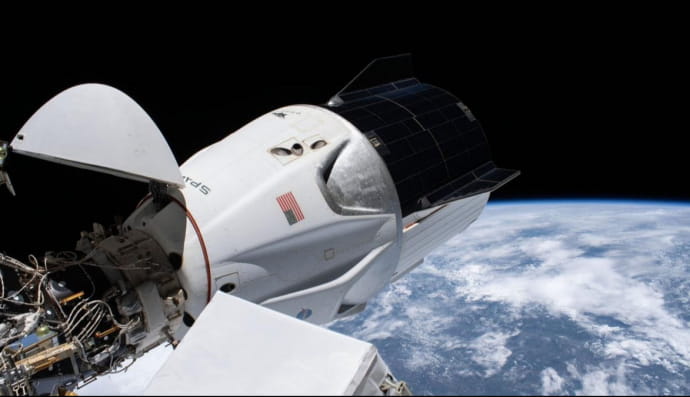 Crew Dragon на МКС