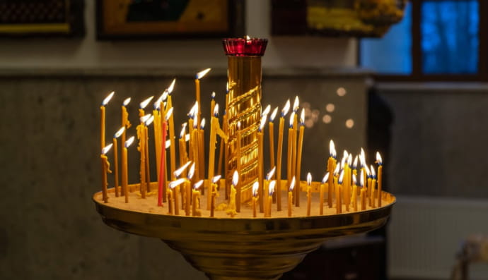 Свечи в храме