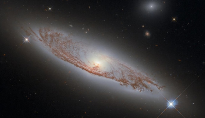 Галактика у сузір'ї Діви