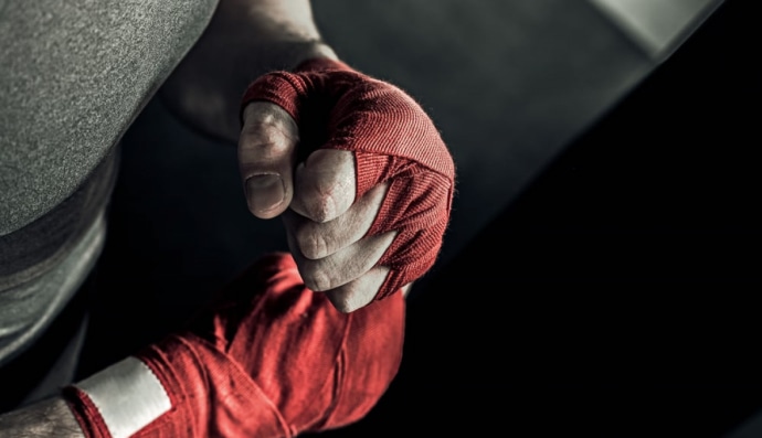 Кулаки бойца