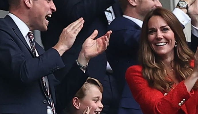 Принц Вільям, Кейт Міддлтон та принц Джордж на матчі Англія - Німеччина