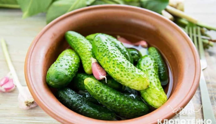 Рецепт малосольних огірків