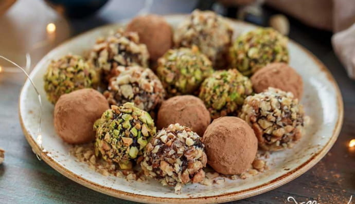 трюфелі з фініків, цукерки