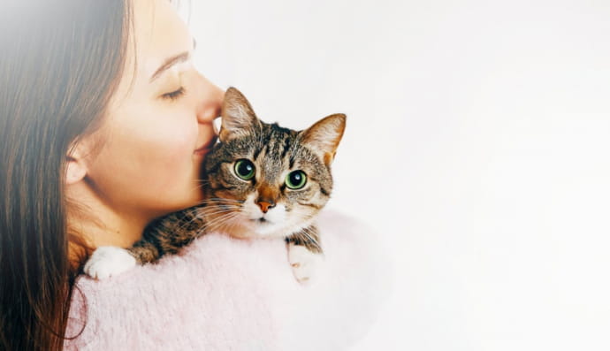 Жінка та кішка