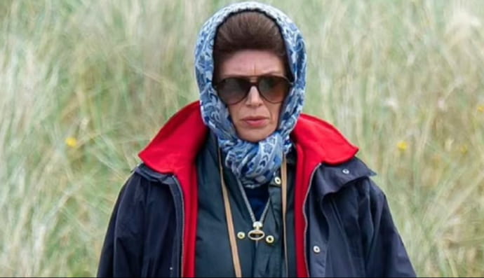 Клавдія Гаррісон у ролі принцеси Анни