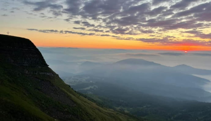 Світанок у Карпатах