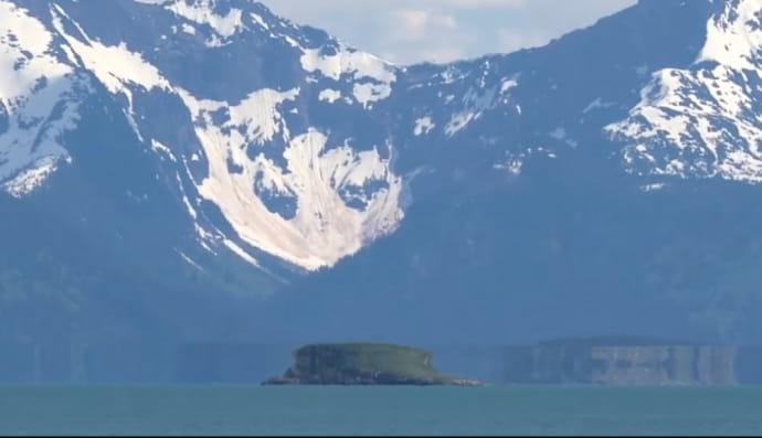 Острів, що висить у повітрі