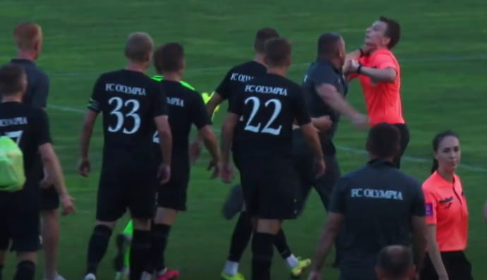 Драка после матча между "Волчанском" и "Олимпией"