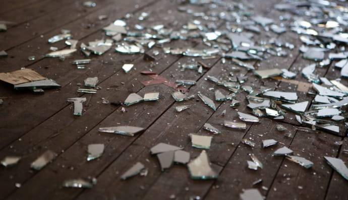 Розбите скло