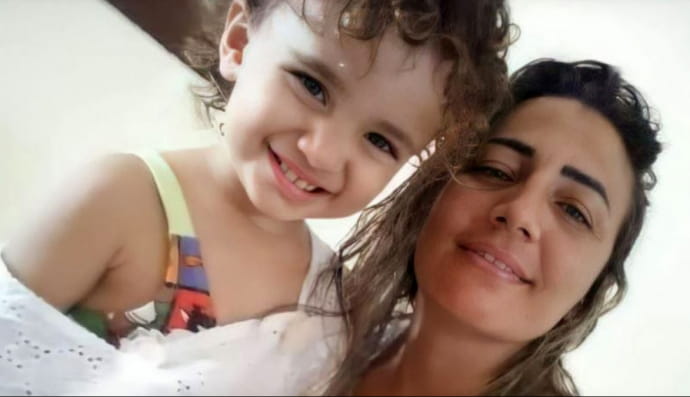 2-летняя девочка Сара