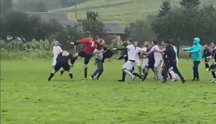 Бійка на футбольному полі