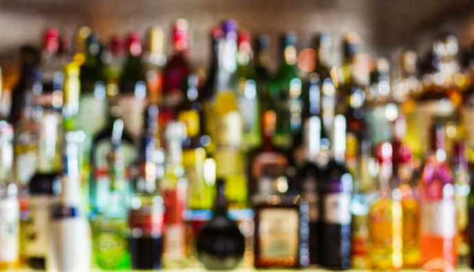 Бутылки с алкоголем