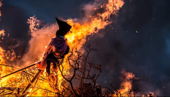Сожженное чучело ведьмы