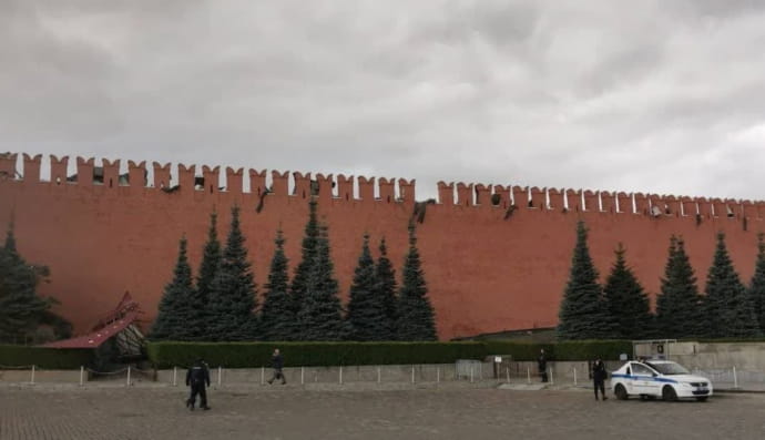 Кремль рушится