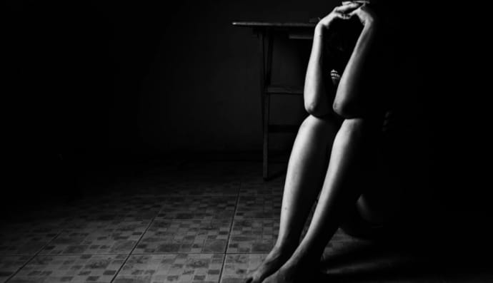 Жінка у темряві