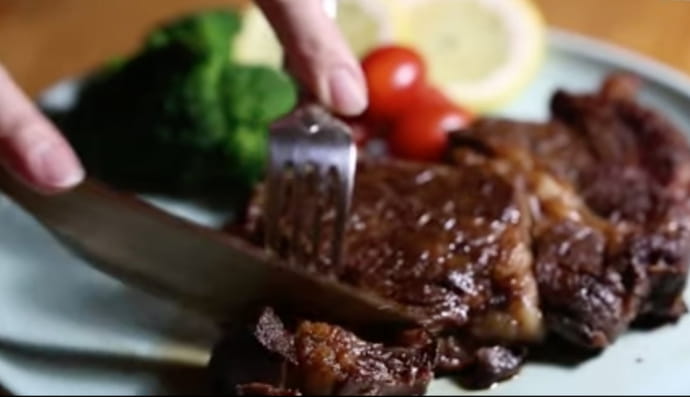 Нож из древесины