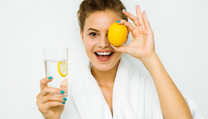 Вода з лимоном