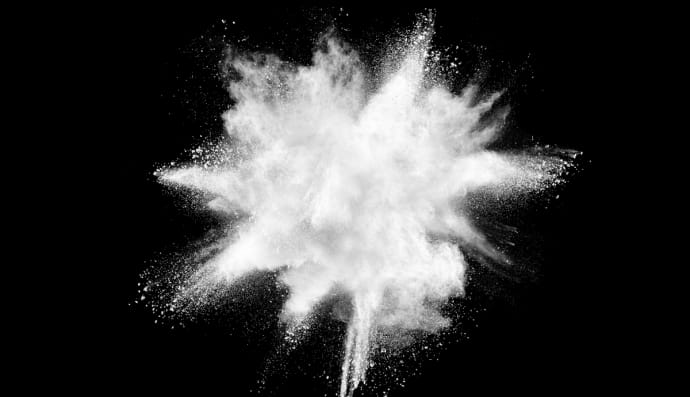 Порошок білого кольору 