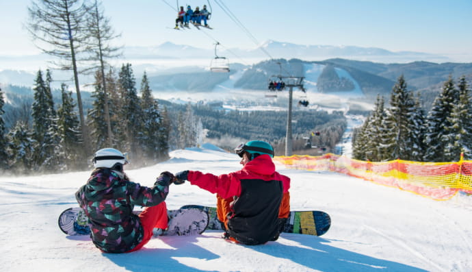 Гірськолижний курорт, лижі, сноуборд