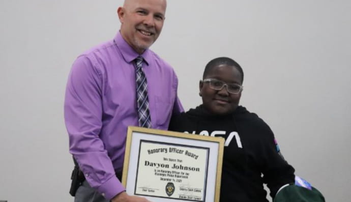 школьник стал героем и почетным офицером 