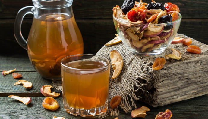 Узвар, компот з сухофруктів