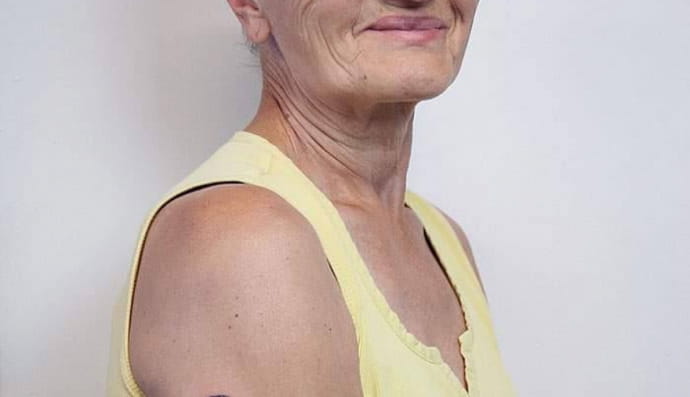 Бабусі та дідусі, які мають дивовижні татуювання