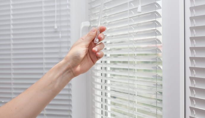 Жалюзі, вікно