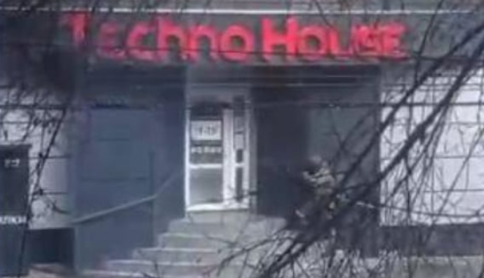 В Херсоне российский солдат вступил в бой с дверью магазина бытовой техники, но проиграл