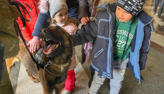 Кінологи, песики та маленькі українці