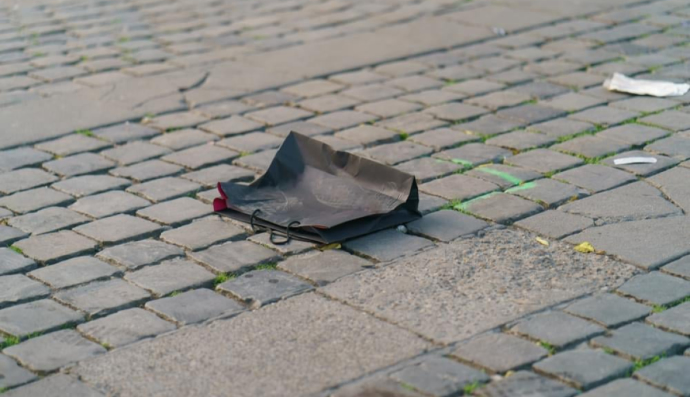 Пакет посреди улицы