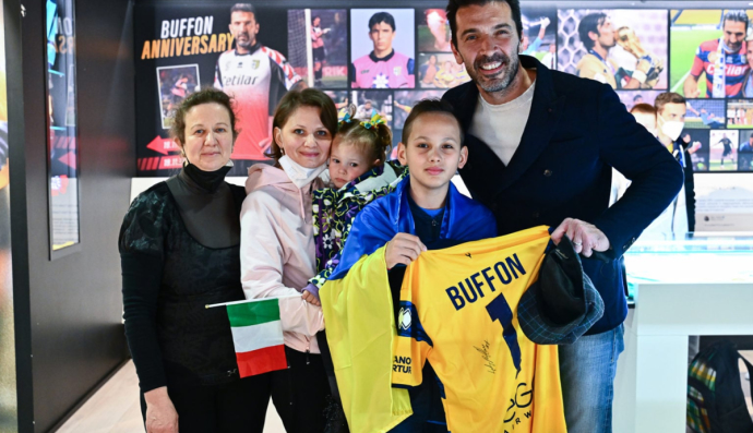 Сюрприз 12-річному Владиславу від Буффона та "Парми"