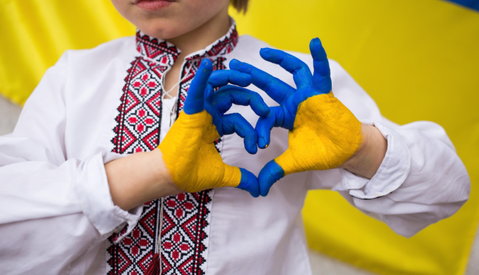 Хлопчик у вишиванці