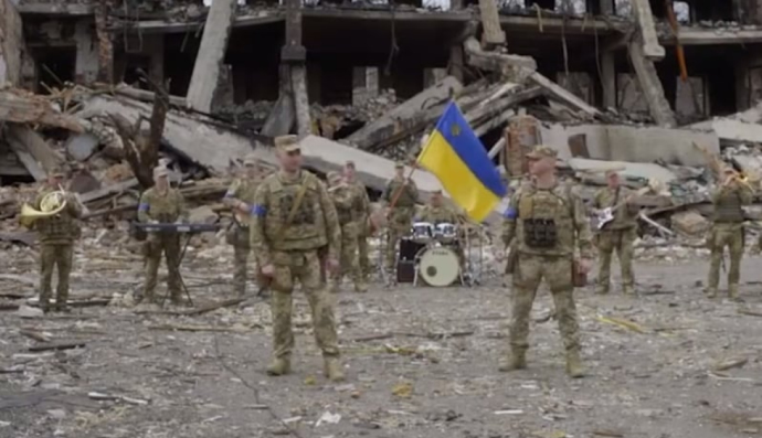 Українські військові