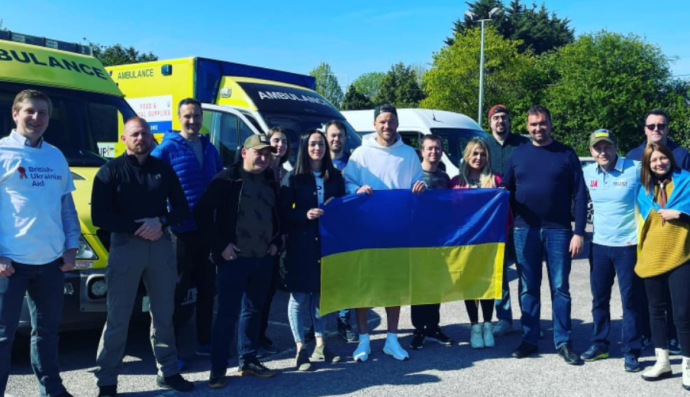 Андрей Ярмоленко помогает Украине