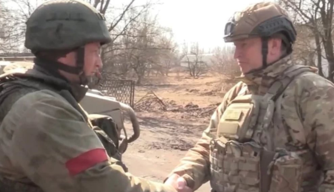 на росії генерал нагородив свого сина орденом за "визволення" Чернігівської області