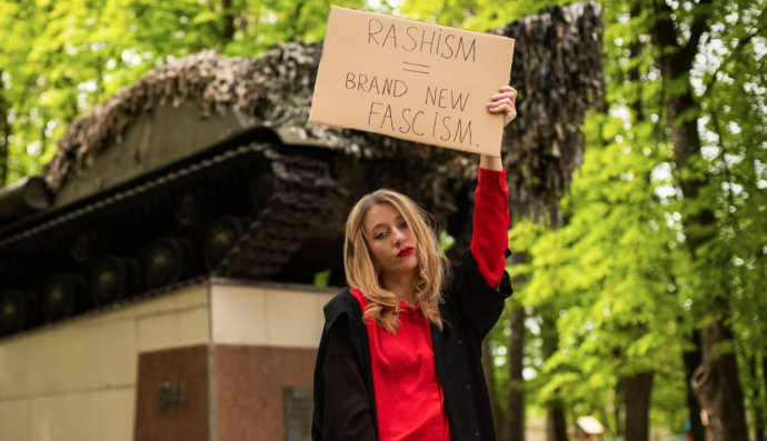 активисты предлагают внести в Оксфордский и Кембриджский словарей термин "рашизм"