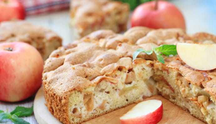 Шарлотка з яблуками