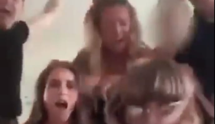 премьер-министр Финляндии на вечеринке